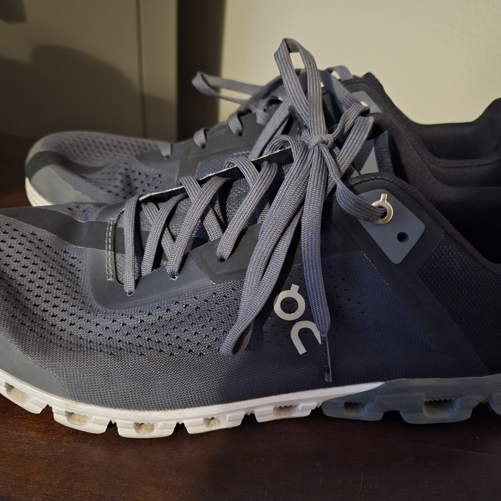 On Running Men's Gray Running Shoes